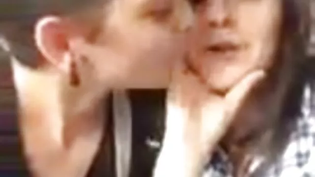 Bella Trix contro. 2 appeso borchie video lesbo nonne Senza preservativo
