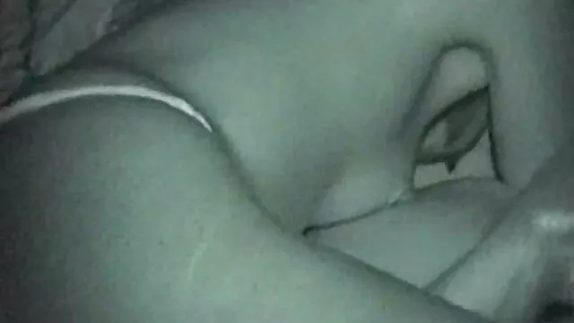 Freaky Ceca babe adora la pipì e sborrate sul porno nonne violentate viso