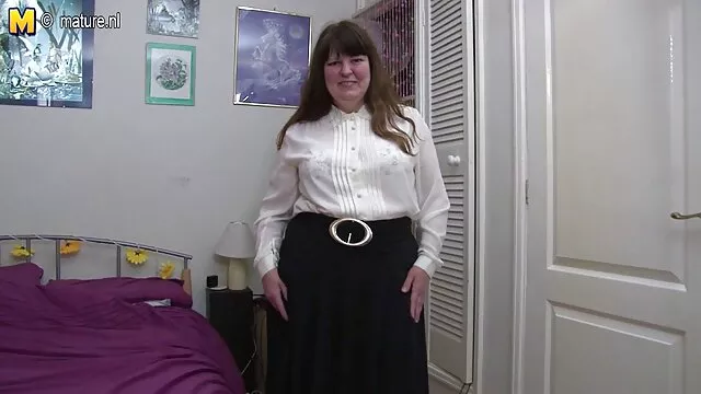 Kakaton mostra la sua figura video porno nonne con giovani maschile