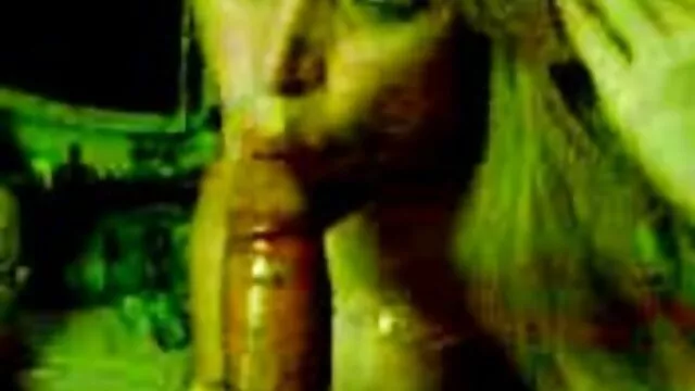 Ash-bionda Katie Morgan nonne porche video Sterlina dado