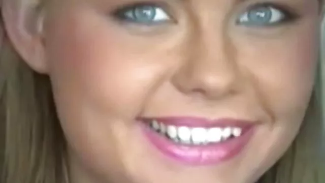 La matrigna Tettona allena un adolescente novantenne che scopa carino facendo l'amore