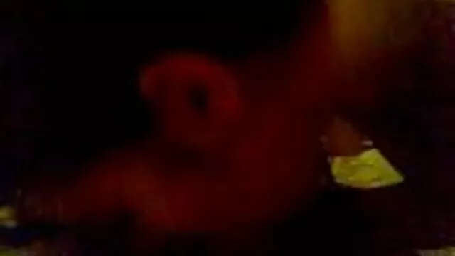 Fratello segretamente girato su spycam vecchie fanno pompini come sorella si masturba