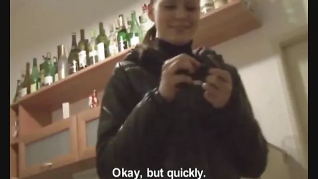 Big boobed bruna slut allenatore Alektra Blue scopata da un grosso cazzo nonne sborrate in faccia in palestra
