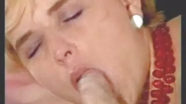 Brie nonne pprno Simone in una parodia fumante di 24 Hardcore