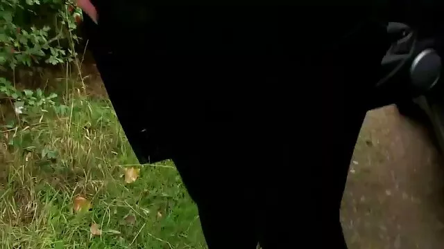 Bionda Cherry nonne troie con nipoti Kiss scopata nel culo in posizione cowgirl