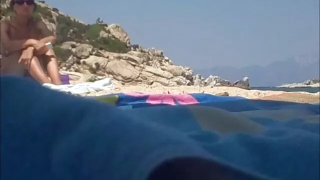 Cook si siede e si diverte mentre la BBC pompa Anna Ray piena di test porno delle nonne per bambini