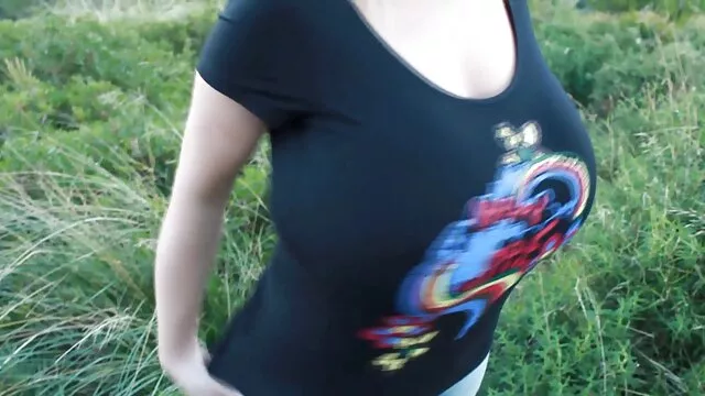 Busty cougar Angela vecchie troie tube Milky gode di feticcio con il suo partner