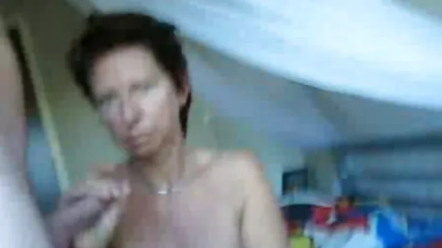 Maritino guarda la moglie con un video porno lesbiche nonne grosso cazzo nero