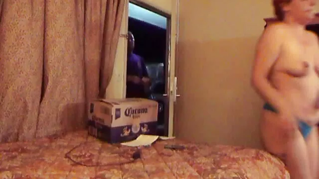 Bridgette B ingoia quel grosso culo fino alla nonne molto troie fine