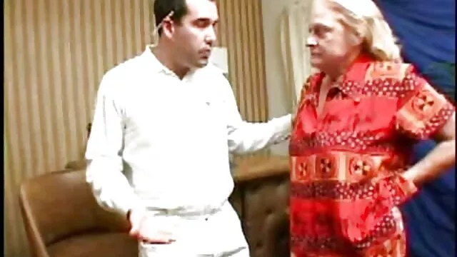 Grandi Tette nonne porno con giovani Shemale industria del sesso stelle Vanity prende su due enormi cazzi