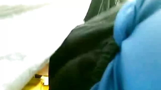 3d anime pulcino con grandi vecchie italiane xxx seni si siede sul viso di un uomo