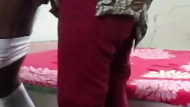 Sperma avido Kimber Lee scopata nella sua calda mascella! sesso con vecchiette