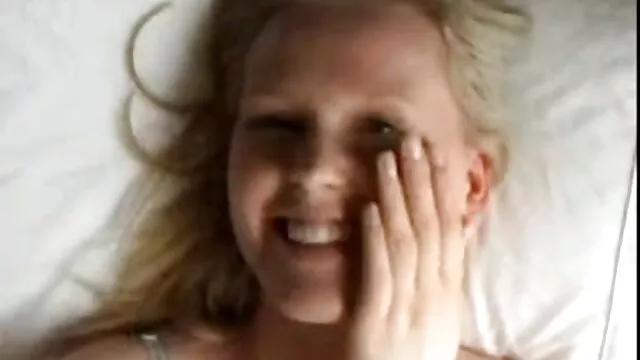 All'esame ginecologico, la vagina di una por no vecchie donna è stata rimossa da una telecamera nascosta.