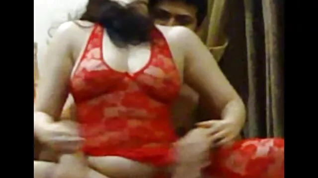Doppia penetrazione di grossi cazzi in video donne nonne russo pulcini fori sul casting
